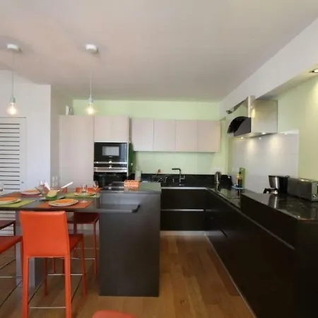 House Le 5 Chloe *