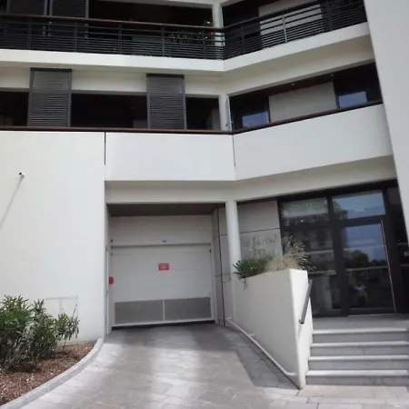 House Le 5 Chloe